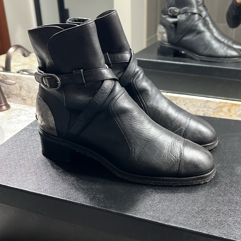 CHANEL   Black Leather Women's Boots - Picture 17 of 17